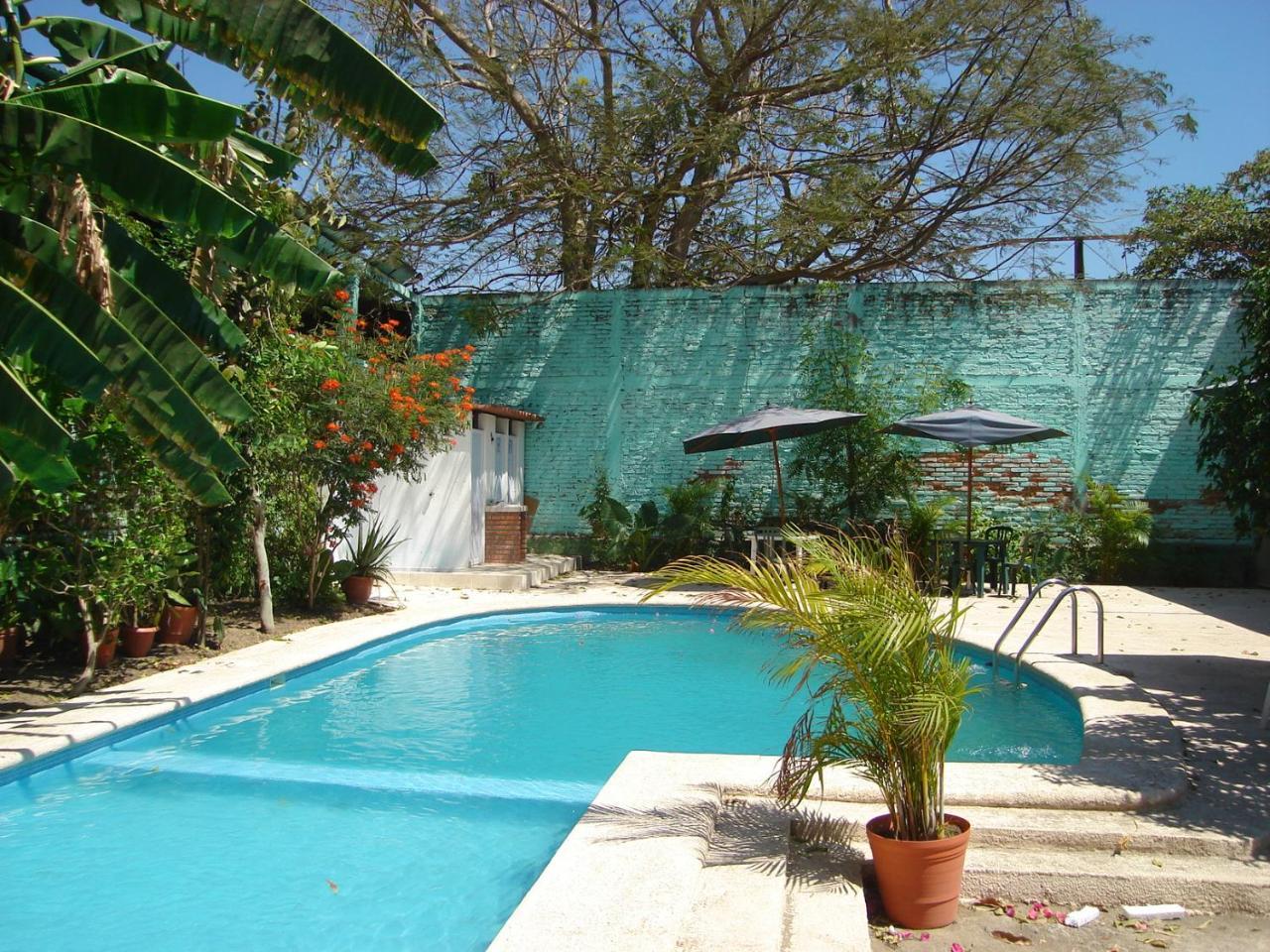Hotel Hospedajes Del Rey Colima Exterior photo