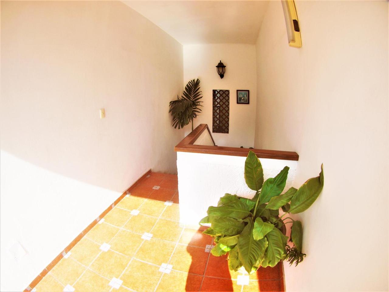 Hotel Hospedajes Del Rey Colima Exterior photo